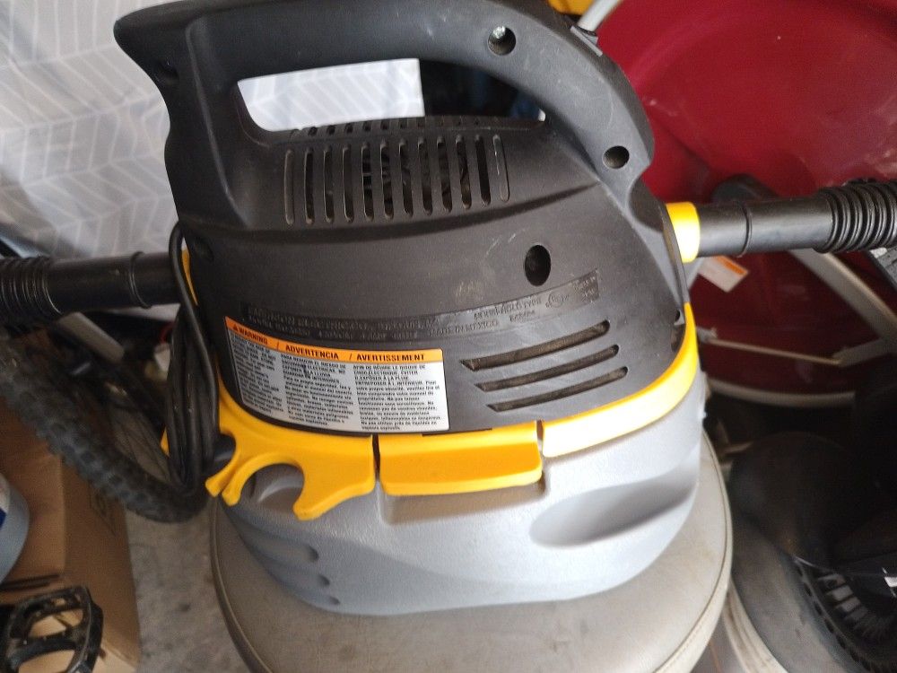 Stinger Wet / Dry Vacuum $35
