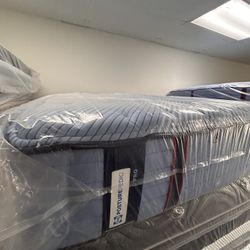 Sealy Posturepedic King Mattresses