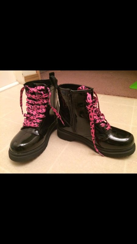 Cherokee girls shiny black boots