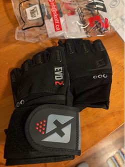 Evo 2 workout/weightlifting gloves size large brand new