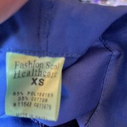 Medical scrubs size small