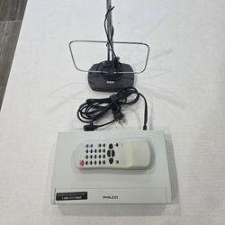 Philco  dtv to anlog converter with RCA antenna