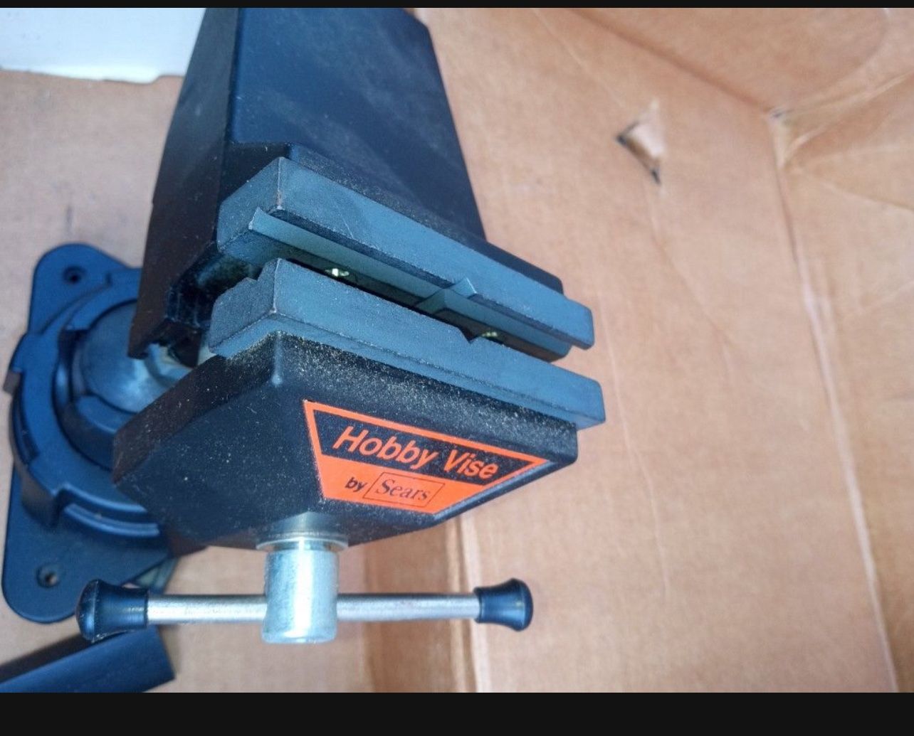 Small Vise New