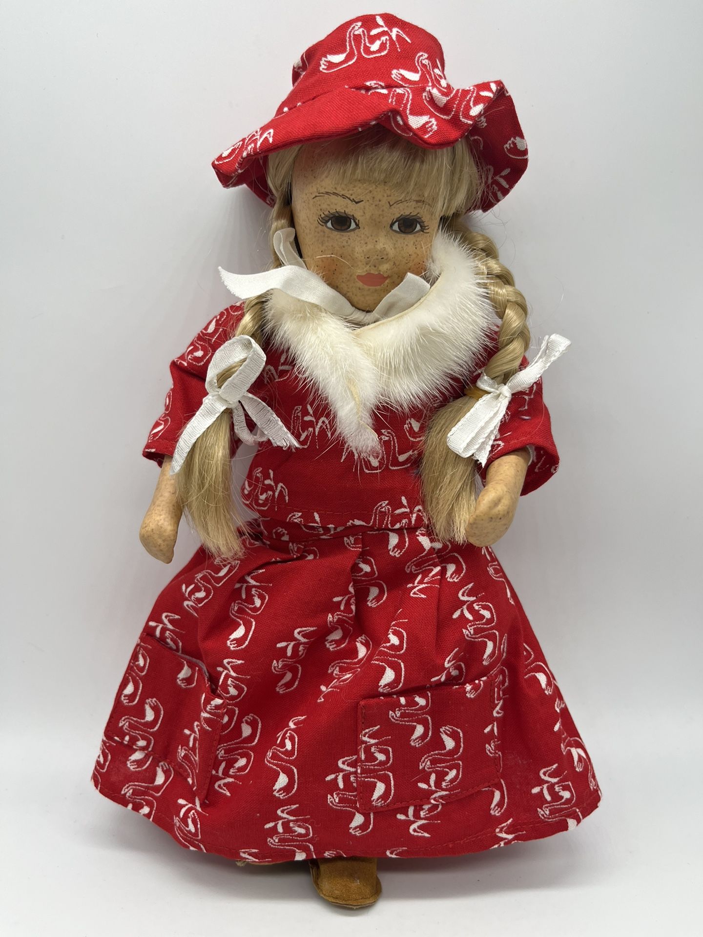 Vintage Tati Doll - Height : 10.5 Inch. 