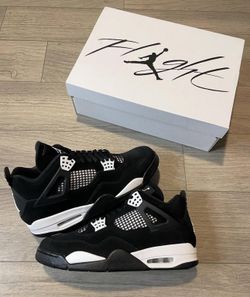 Jordan 4’s white thunder