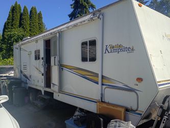2007 29ft Komfort Kamper by Thor