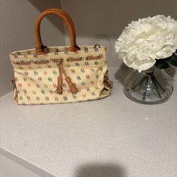 Dooney & Bourke