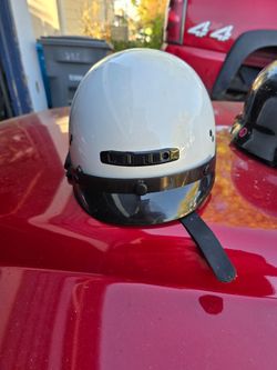 vintage-style motorcycle half-helmet (shorty style) in white with a snap-on front visor size small