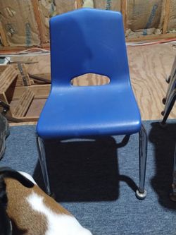5 Small Kids Chairs