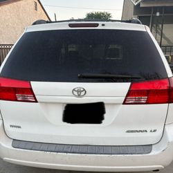 2004 Toyota Sienna