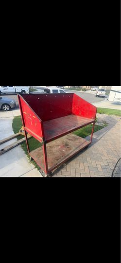 Heavy duty metal workbench