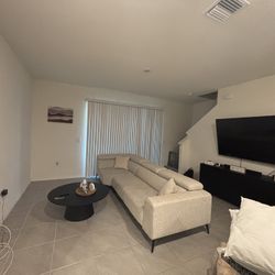 Modern couch With Storage