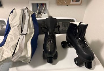 Roller Skates - Women’s Size 10 w/ Carry Bag