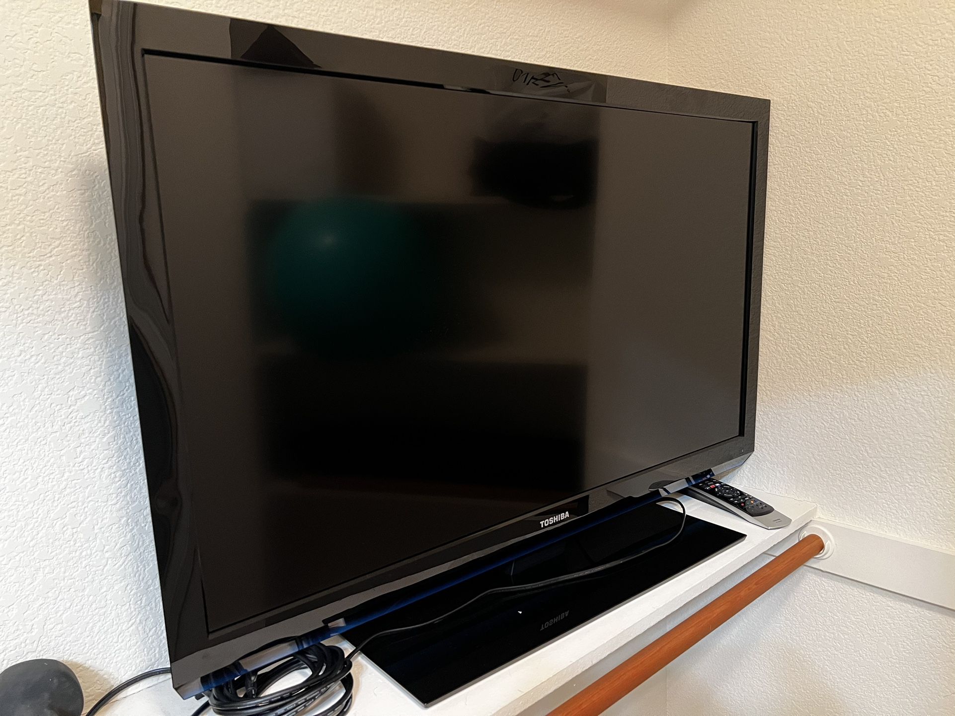 Toshiba 40” LED TV