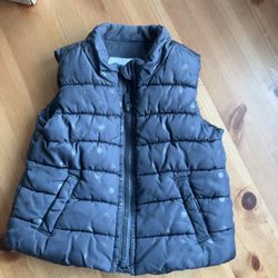 old navy baby vest thick infant vest sleeveless top grey coat girl size 18-24 months  Comes from pet free smoke feee home  Minor stains not obvious Wa