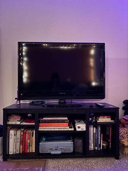 Proscan TV with base/stand