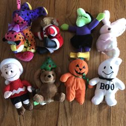 Small Holiday Stuffed Toy Lot