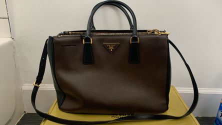 RARE  Prada Saffiano  Tote Bag  (Prada Galleria bag)