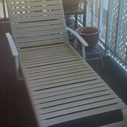 Patio lounge chair