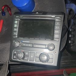 Pon-tiac G-8 Face Stereo