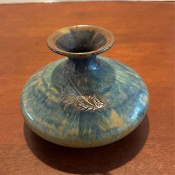 Robert Butler Feather River Studio Art Pottery Vase Signed 6“ X 4“ K16