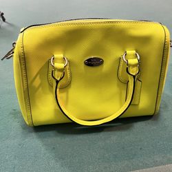 Woman’s Coach Purse 