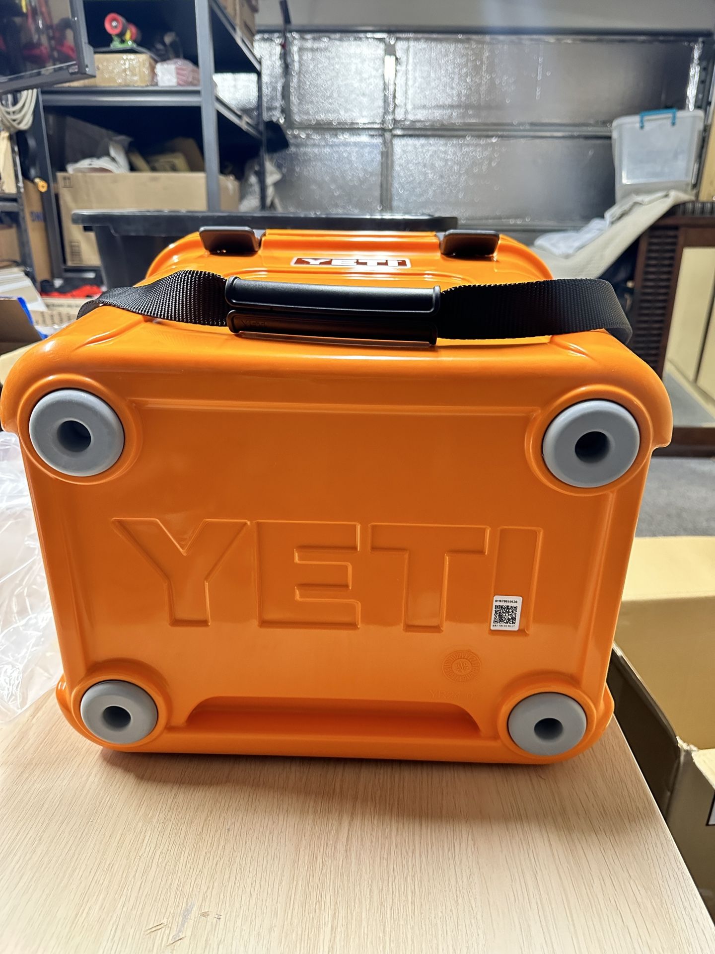 Yeti Roadie 24 Hard Cooler King Crab Orange for Sale in Las Vegas, NV