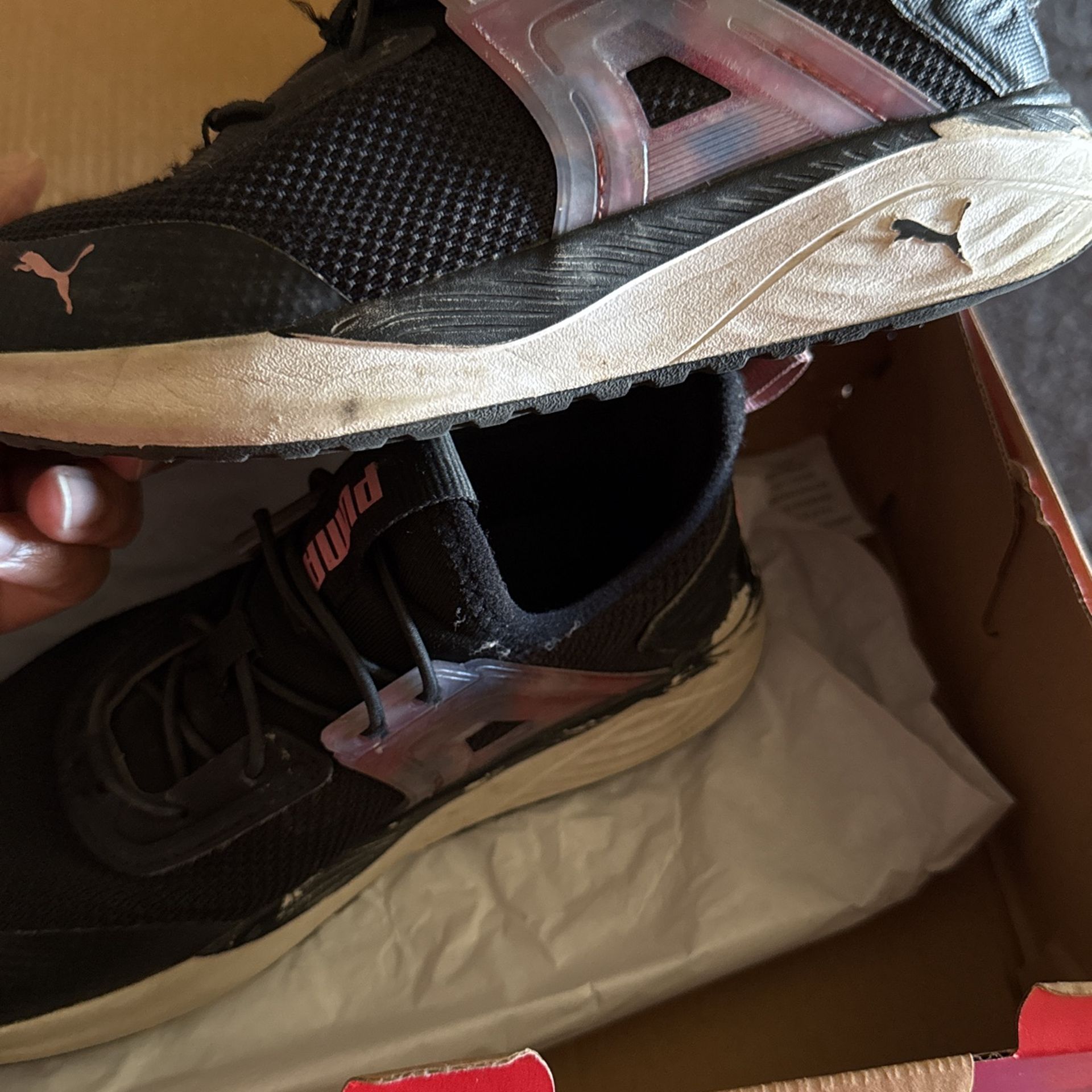 FREE GIRLS PUMAS