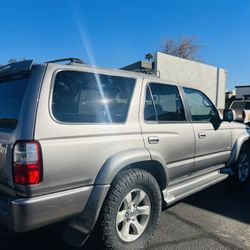 2002. Toyota 4Runner