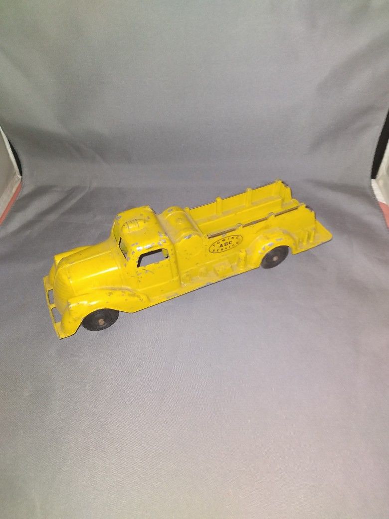 Vtg Metal Masters Toy Tow Truck 