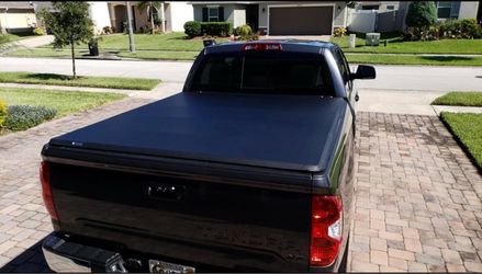 Tyger Auto T3 Soft Tri-fold Truck Bed Tonneau Cover Compatible with 2022-2026 Toyota Tundra | 5.5' (67") Bed | TG-BC3T1062