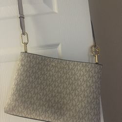 Michael Kors Crossbody Bag