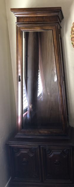 3-tier wooden glass shelf curio cabinet with light and double-door storage below