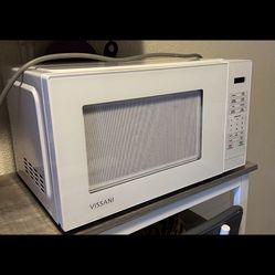 Vissani 1.1 cu. ft. Countertop Microwave Oven