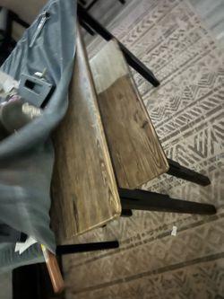 Kitchen tabl