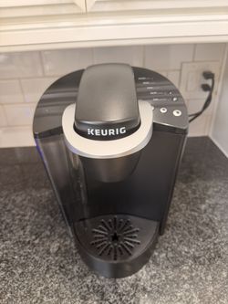 Keurig Coffee Machine And Coffee Pods