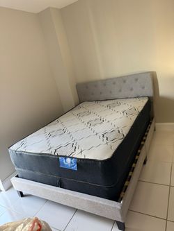 Camas económicas con el colchón incluído
