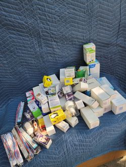 Big lot of light bulbs and ballast (no incandescent)