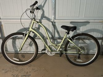 Townie Women’s Bicycle 