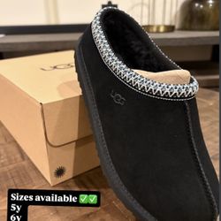 Ugg Tasman Slipper Black Sizes 6w, 8w, & 10M