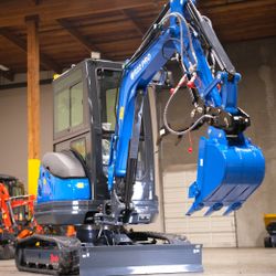 XPANDABLE Tracks Kubota Diesel 5,225 lbs Mini Excavator | Rippa R22Pro