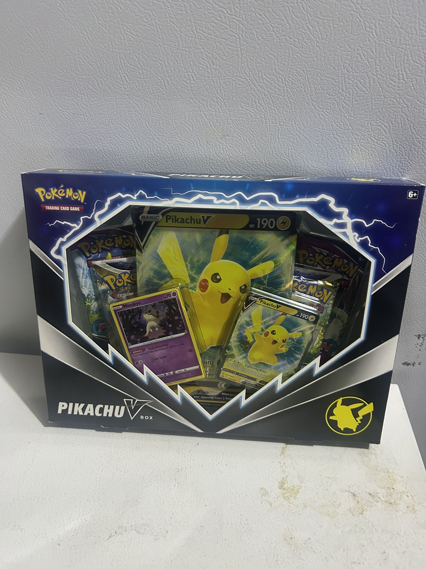 Pokémon Pikachu V Box