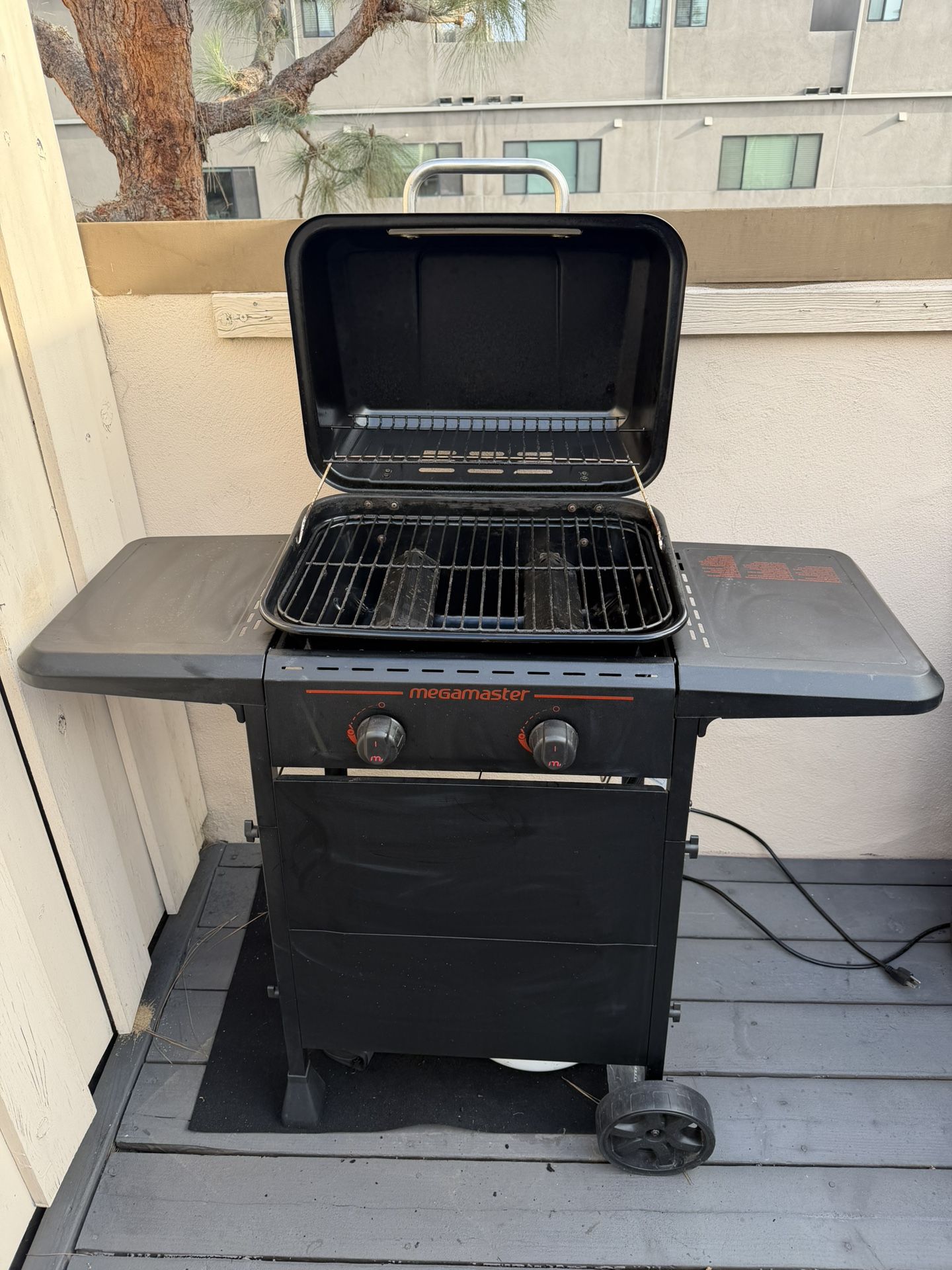 BBQ Grill W/ propane