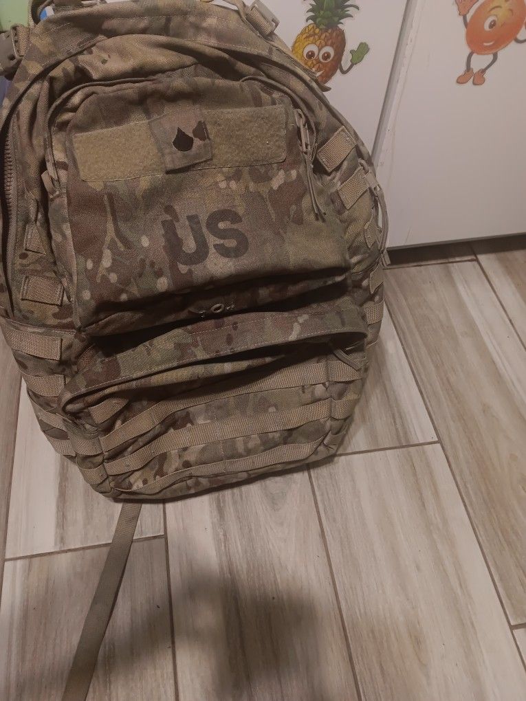 US Army OCP Multicam Complete Frame Light Weight Load Ruck Sack Medium 8465-01-(contact info removed)