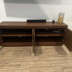 Henn&Hart Presque TV Stand Built