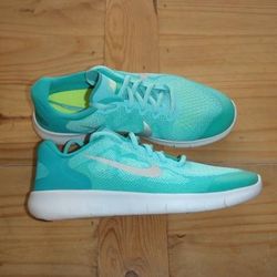 Brand New - Nike Free Run - Teal - Size 6Y/7.5 Women's