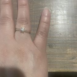 10k White Gold Ring Size 7