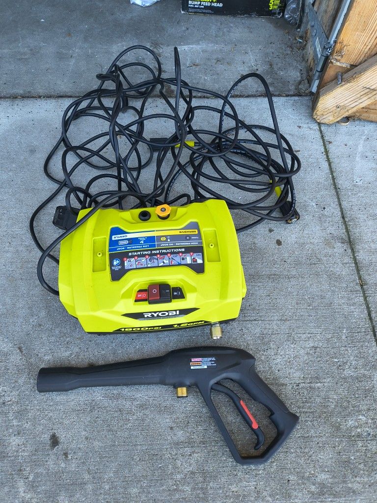 1800 PSI RYOBI Pressure Washer