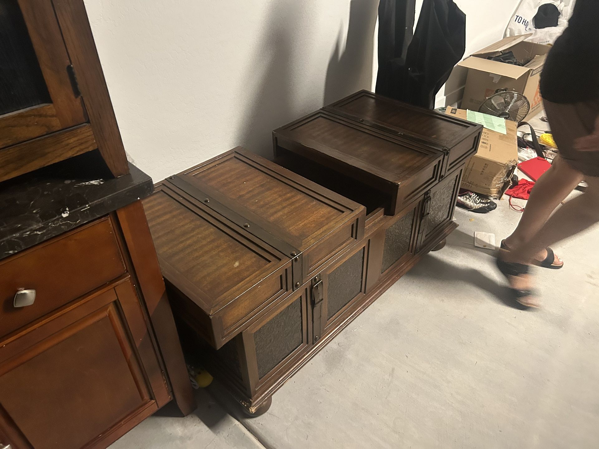Chest Table