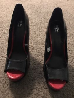 Black heels sz 6.5